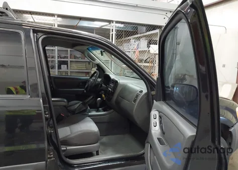 2006 Ford Escape Xls/Xls Manual from USA, damaged, VIN 1FMYU02Z56KA46189